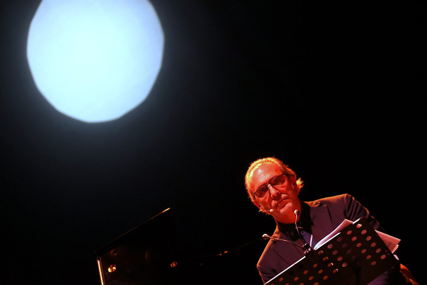 Luca Ward sotto la luna
